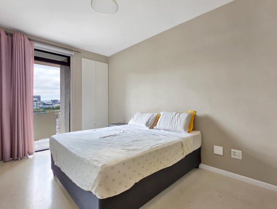 To Let 2 Bedroom Property for Rent in Green Point Western Cape